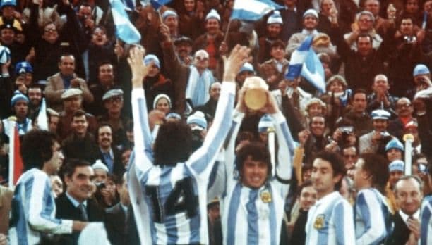 ليوبولدو لوكيه يتوج بكأس العالم مع الأرجنتين 