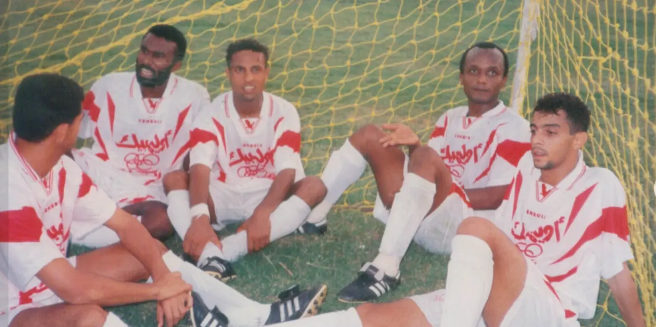 محمد صبري ونجوم الزمالك الفائزين ببطولة دوري أبطال أفريقيا 1996