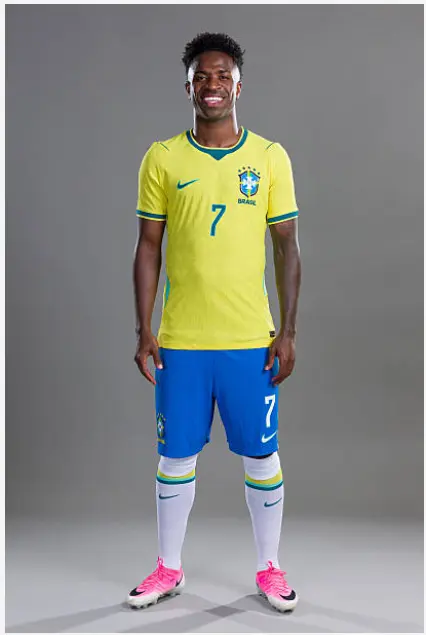 قمصان منتخب البرازيل